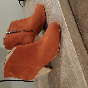 Land's suede ankle boots woman's 9.5